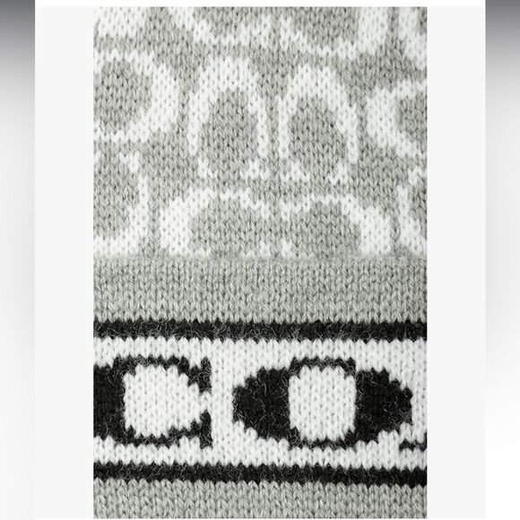 Coach Women's Signature C‎ Logo Beanie Grey OS NWT in packaging - Picture 2 of 4